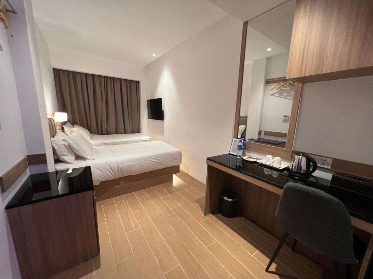 D Loft Hotel 3*